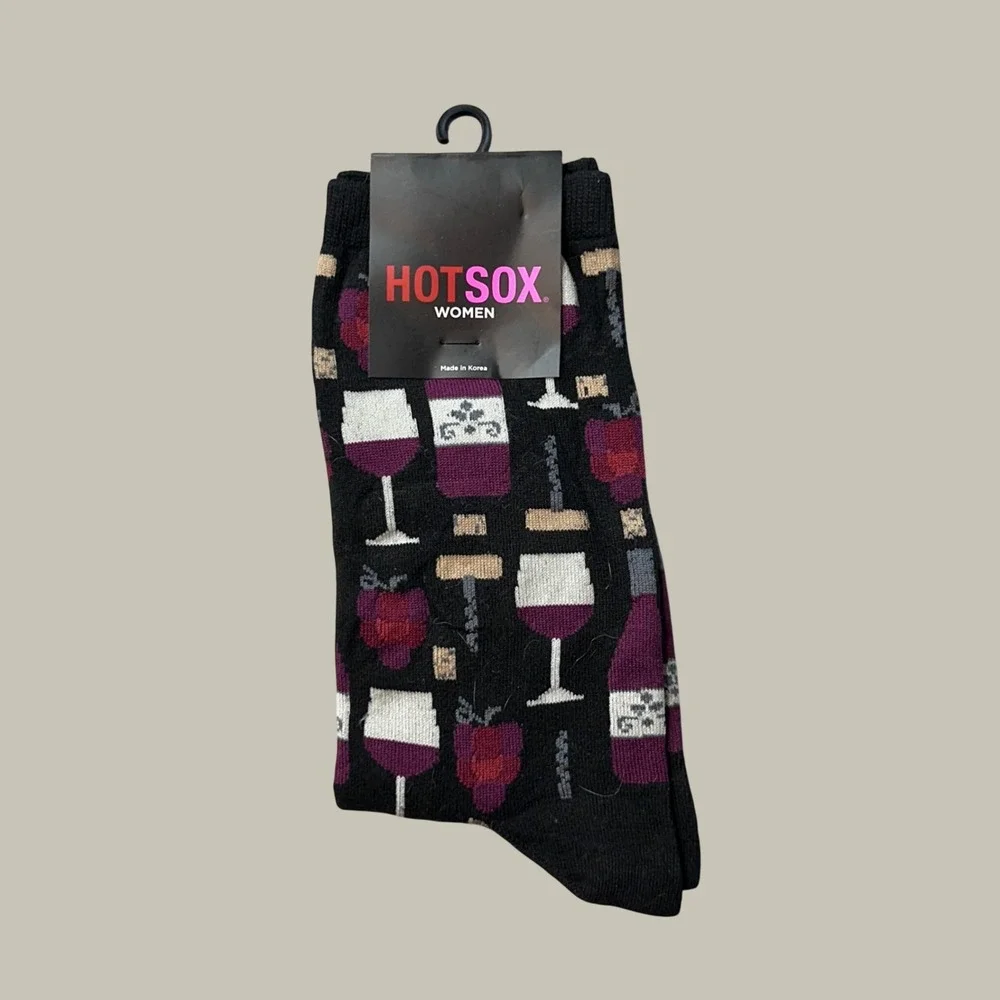 Hot Sox Socks Women 9-11 Black Wine Bottles Glasses Grapes Novelty Crew HO000153